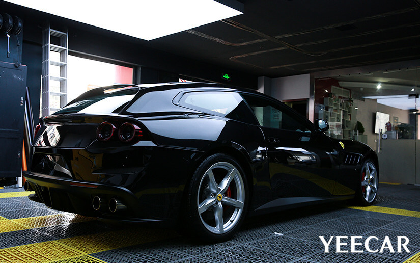 法拉利施工完YEECAR车衣整车后视图
