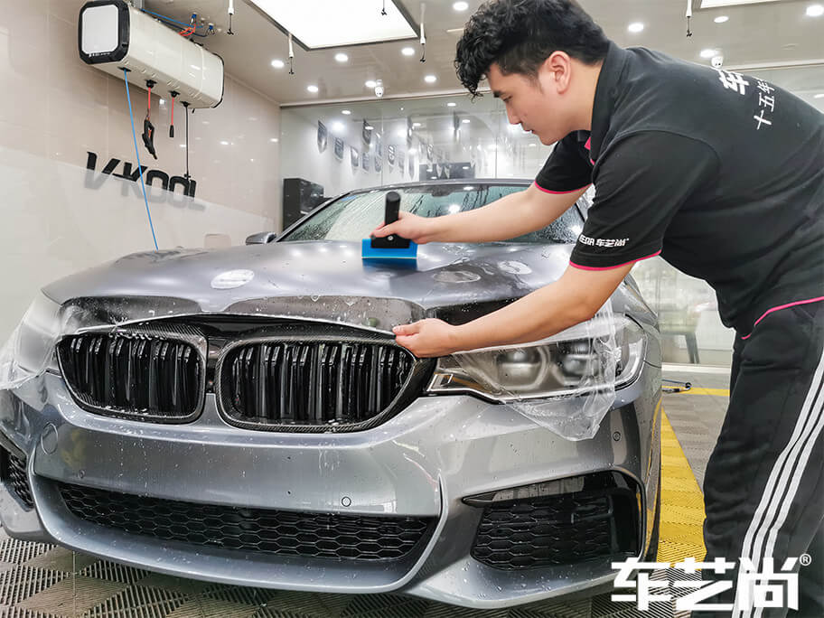 车艺尚旗下威固施工隐形车衣使用刮板工具