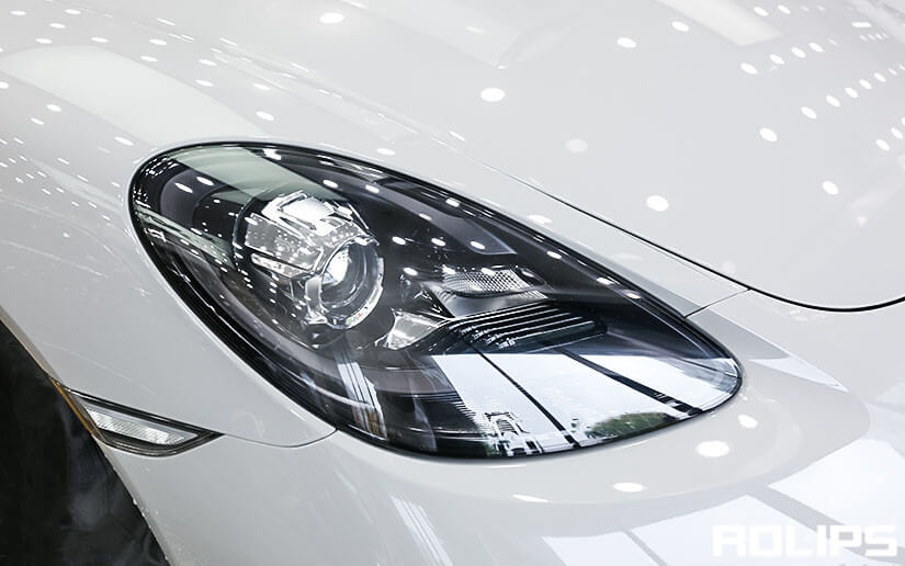 白色车贴ROLIPS车衣的效果展示图