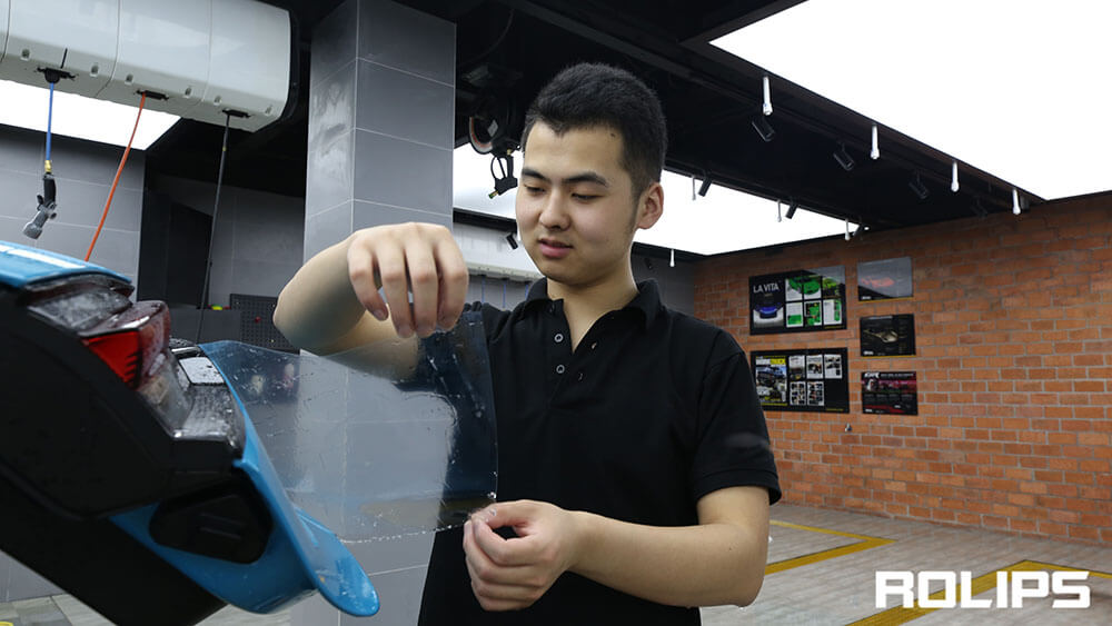 ROLIPS隐形车衣的电脑裁膜技术，专车专用