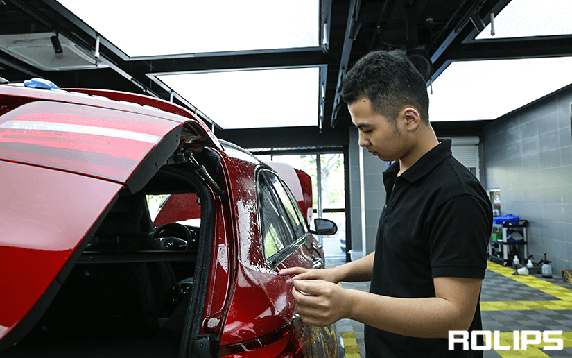 ROLIPS隐形车衣施工的过程展示