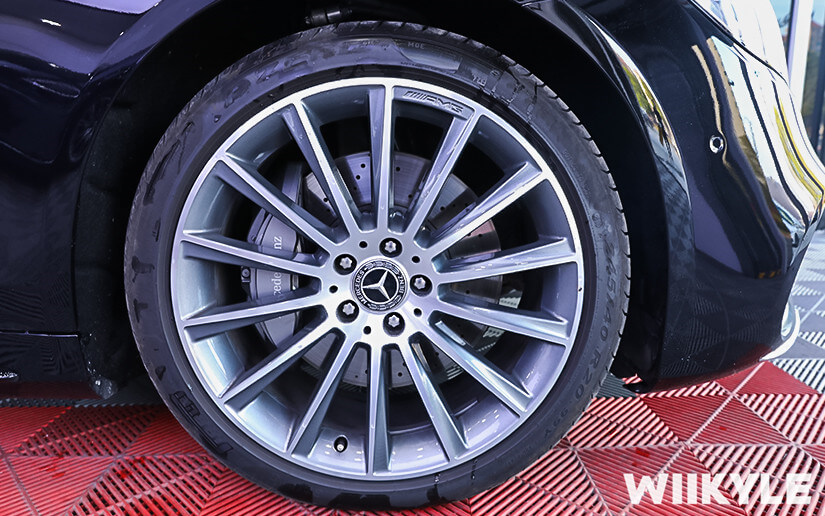 奔驰的轮毂 细节图