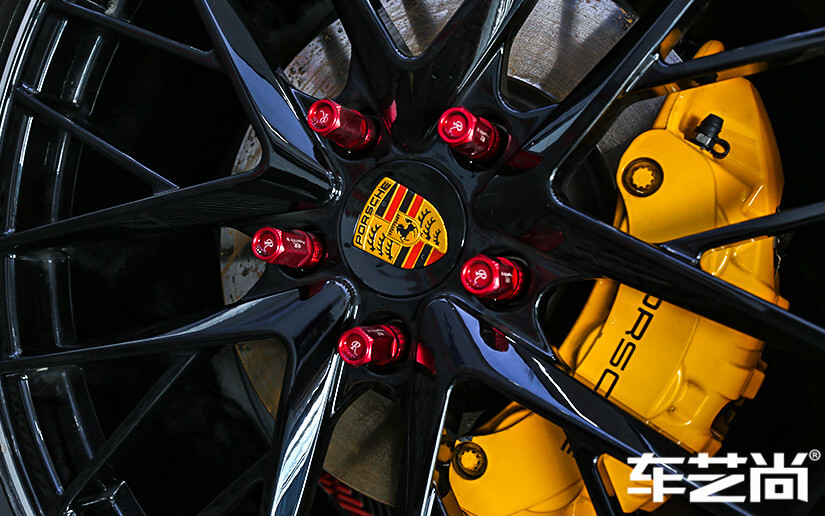保时捷帕拉梅拉轮毂展示