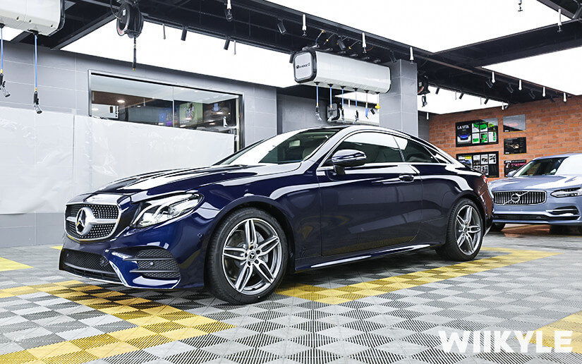 墨蓝色奔驰E200 整车展示