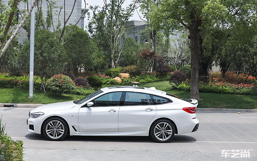 白色宝马贴V-KOOL车衣怎么样