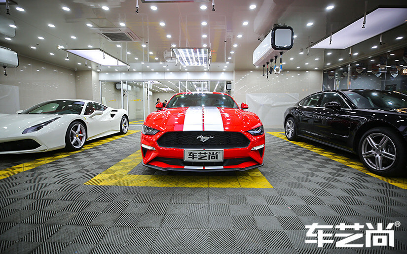 福特野马装贴威固漆面保护膜的施工流程展示（图十）