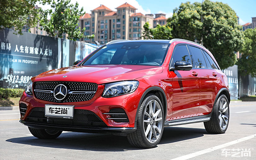 红色的奔驰车贴了龙膜隐形车衣会有什么样的效果呢?汽车贴隐形车衣会影响车漆的颜色吗？（1）