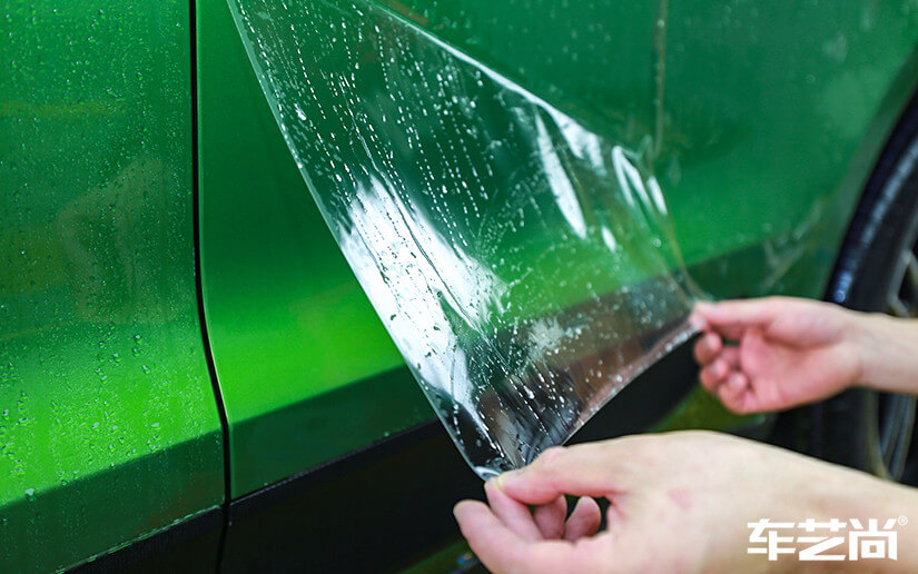 采用更精准的电脑裁膜系统