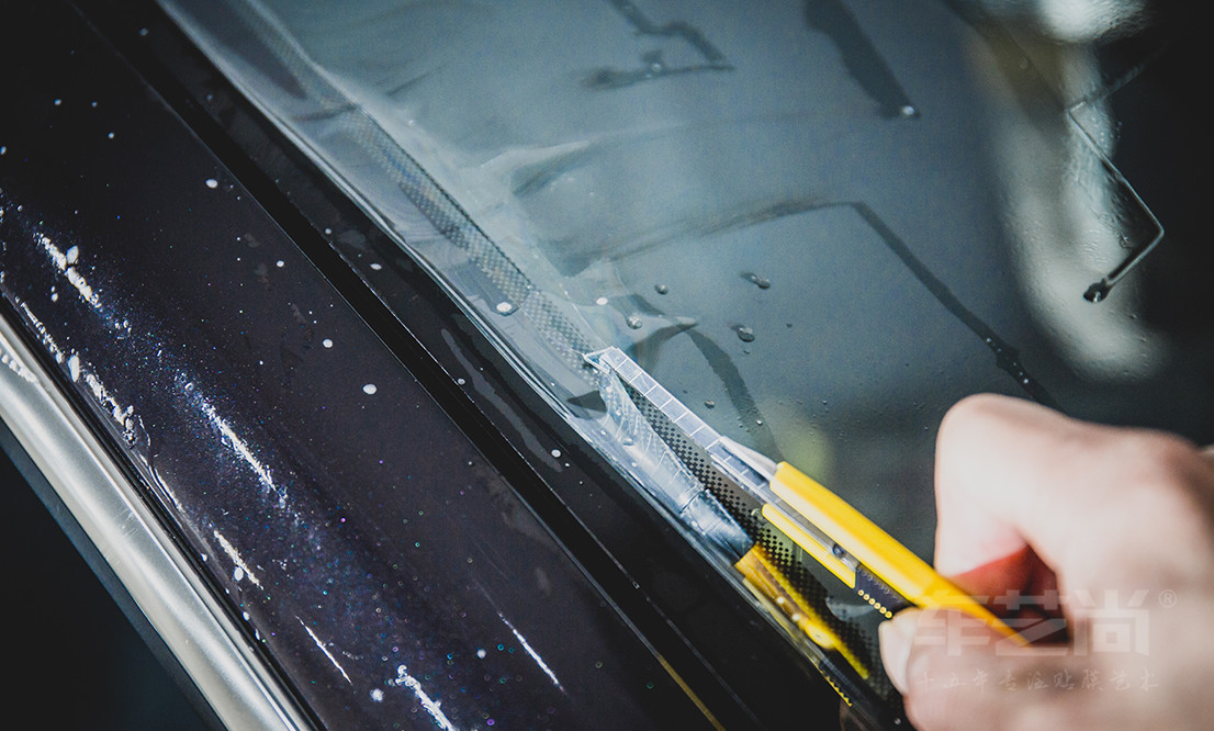 汽车玻璃膜施工
